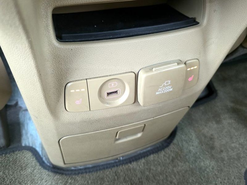 2017 Kia Carnival 9-seater Prestige photo 17