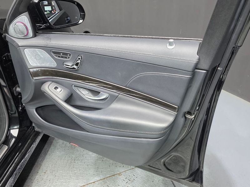 2015 Mercedes-Benz S-Class S500L 4MATIC photo 24