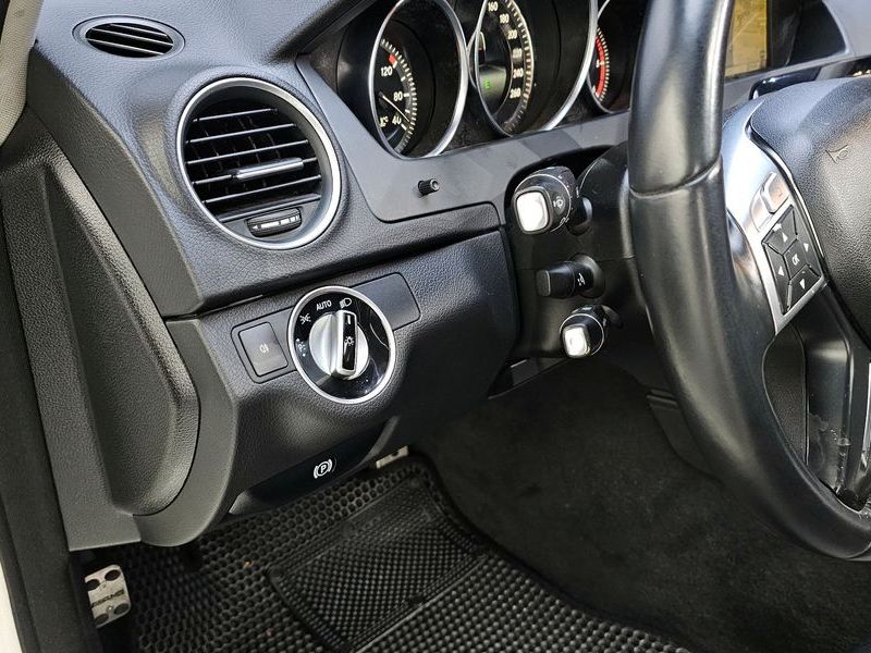 2014 Mercedes-Benz C-Class C220 CDI photo 17