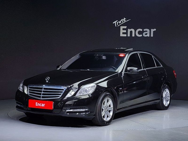 2012 Mercedes-Benz E-Class E200 CGI photo 1