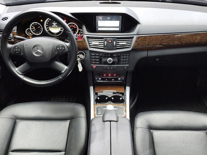 2012 Mercedes-Benz E-Class E200 CGI photo 7