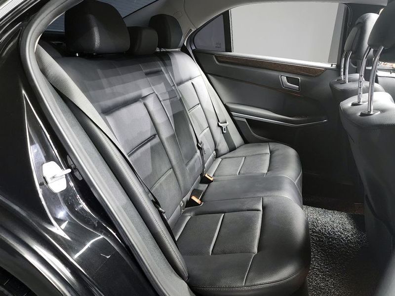 2012 Mercedes-Benz E-Class E200 CGI photo 12