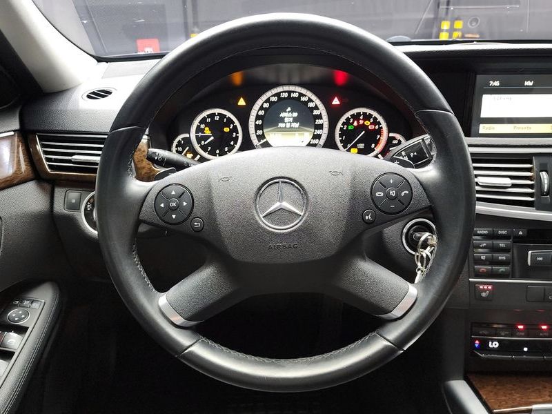 2012 Mercedes-Benz E-Class E200 CGI photo 13