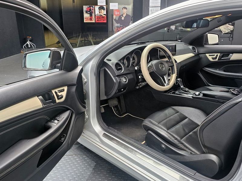 2013 Mercedes-Benz C-Class C220 CDI Coupe photo 10