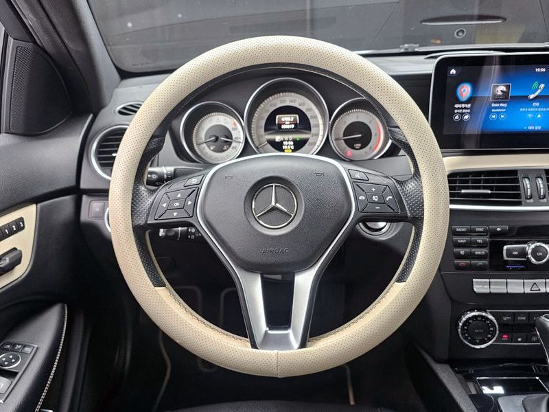 2013 Mercedes-Benz C-Class C220 CDI Coupe photo 13