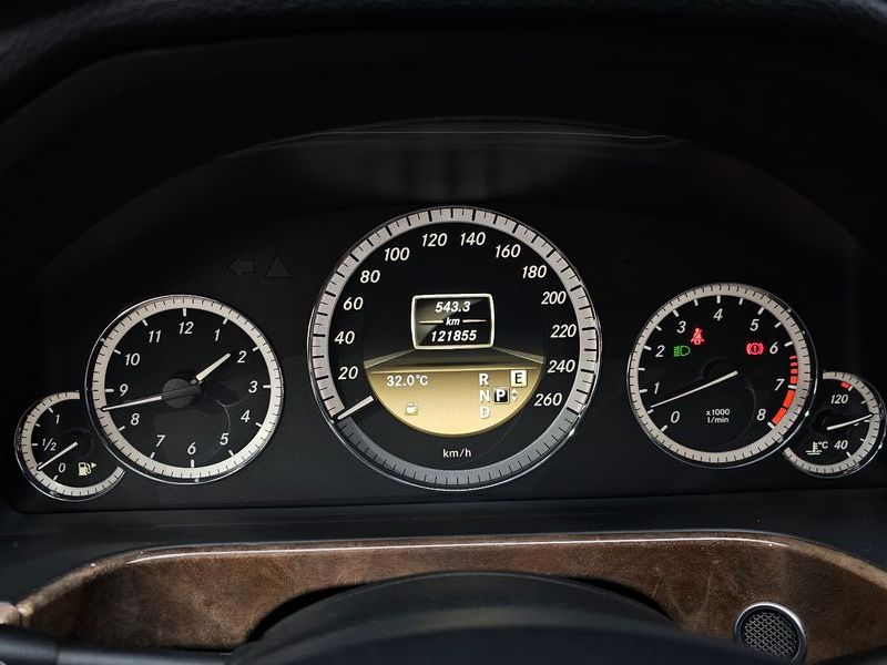 2012 Mercedes-Benz E-Class E300 Elegance photo 8