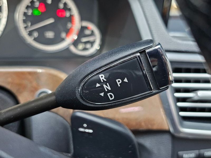 2012 Mercedes-Benz E-Class E300 Elegance photo 9