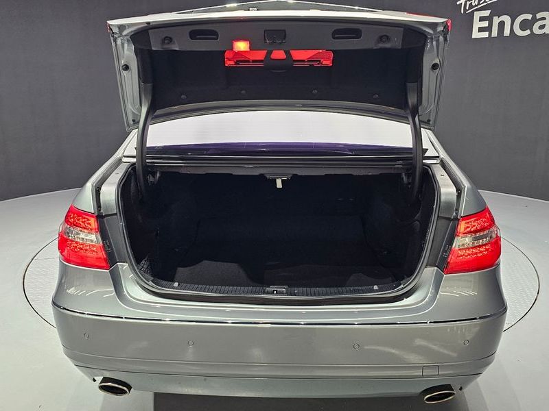 2012 Mercedes-Benz E-Class E300 Elegance photo 20