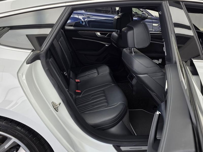 2021 Audi A7 55 TFSI Quattro Premium photo 12