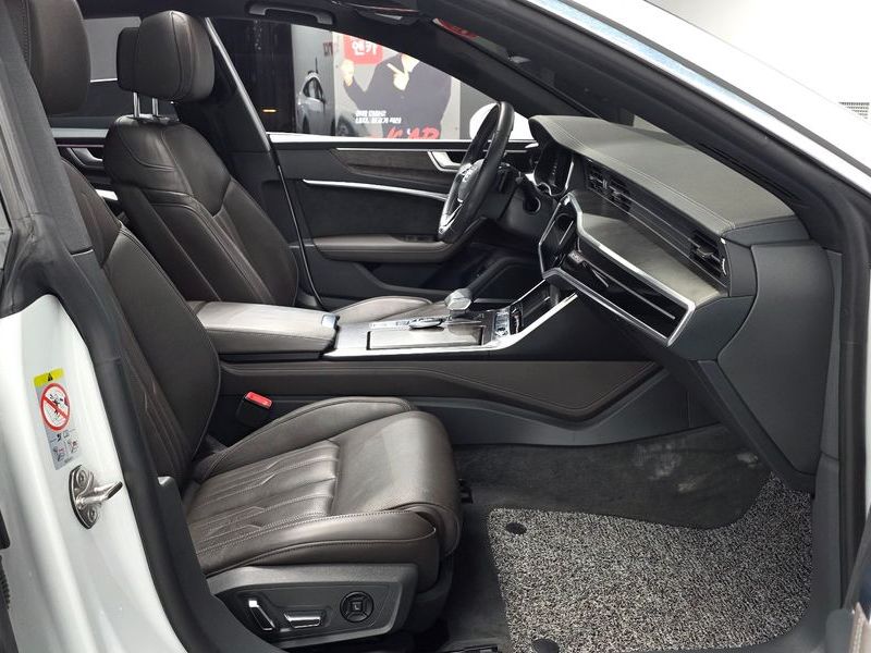 2020 Audi A7 55 TFSI Quattro Premium photo 10