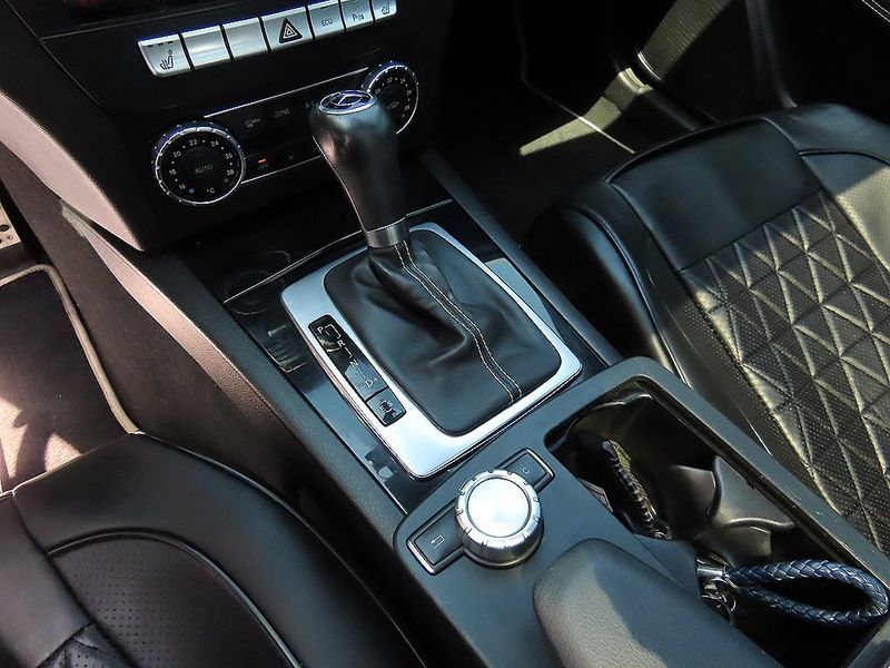 2013 Mercedes-Benz C-Class C220 CDI Coupe photo 10