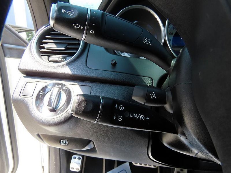 2013 Mercedes-Benz C-Class C220 CDI Coupe photo 12