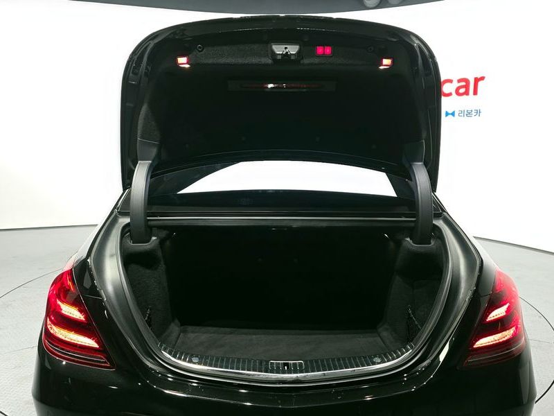 2019 Mercedes-Benz S-Class Maybach S560 4MATIC photo 20