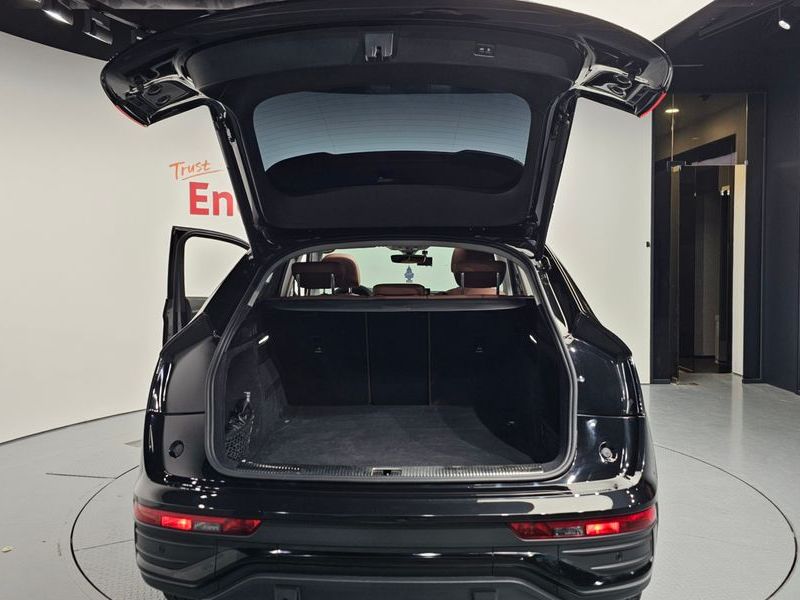 2022 Audi Q5 40 TDI Quattro Sportback photo 20