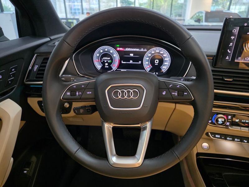 2024 Audi Q5 45 TFSI Quattro Premium photo 12