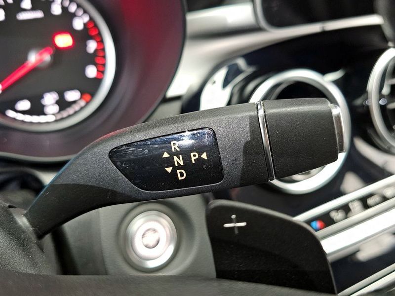 2020 Mercedes-Benz C-Class C200 photo 9