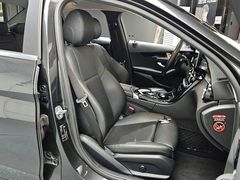 2020 Mercedes-Benz C-Class C200 photo 12