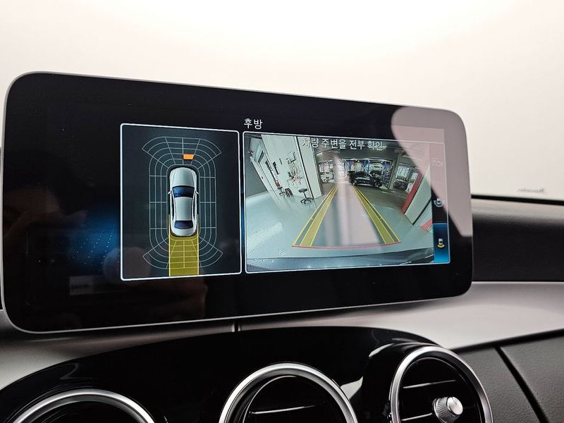 2020 Mercedes-Benz C-Class C200 photo 16