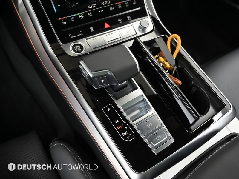 2026 Audi Q7 55 TFSI Quattro Premium photo 9