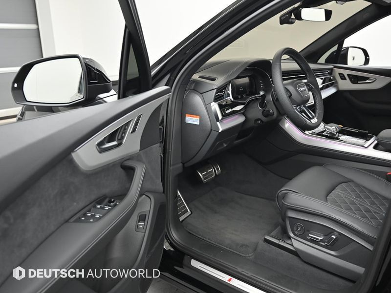 2026 Audi Q7 55 TFSI Quattro Premium photo 11