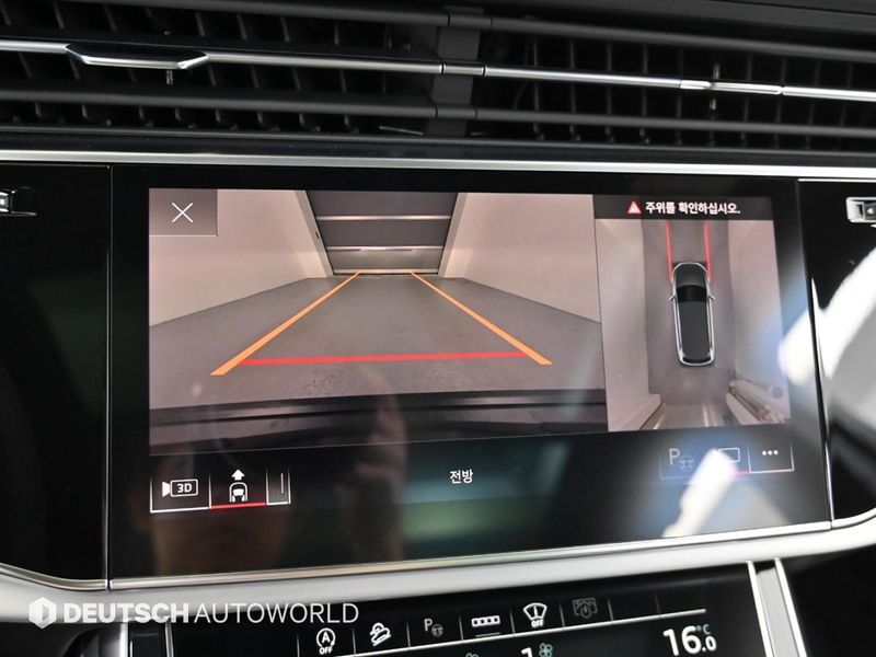 2026 Audi Q7 55 TFSI Quattro Premium photo 15