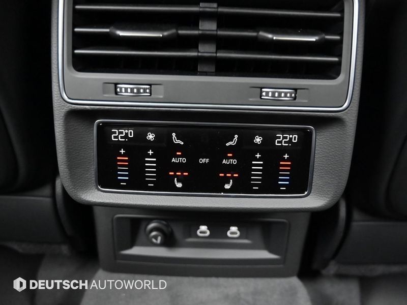 2026 Audi Q7 55 TFSI Quattro Premium photo 16