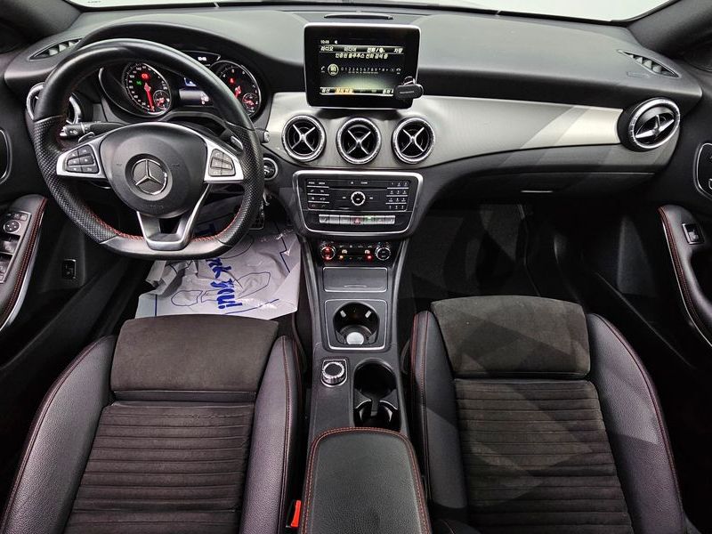 2018 Mercedes-Benz A-Class CLA220 AMG Line photo 7