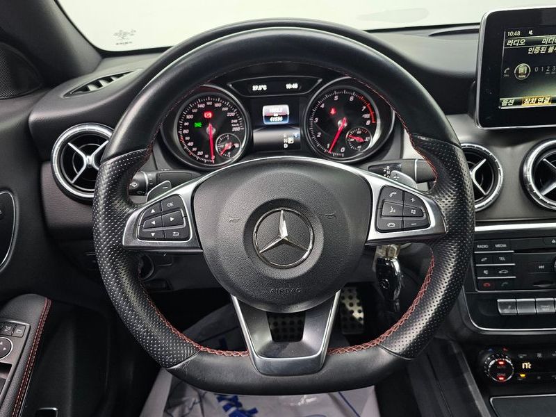 2018 Mercedes-Benz A-Class CLA220 AMG Line photo 13