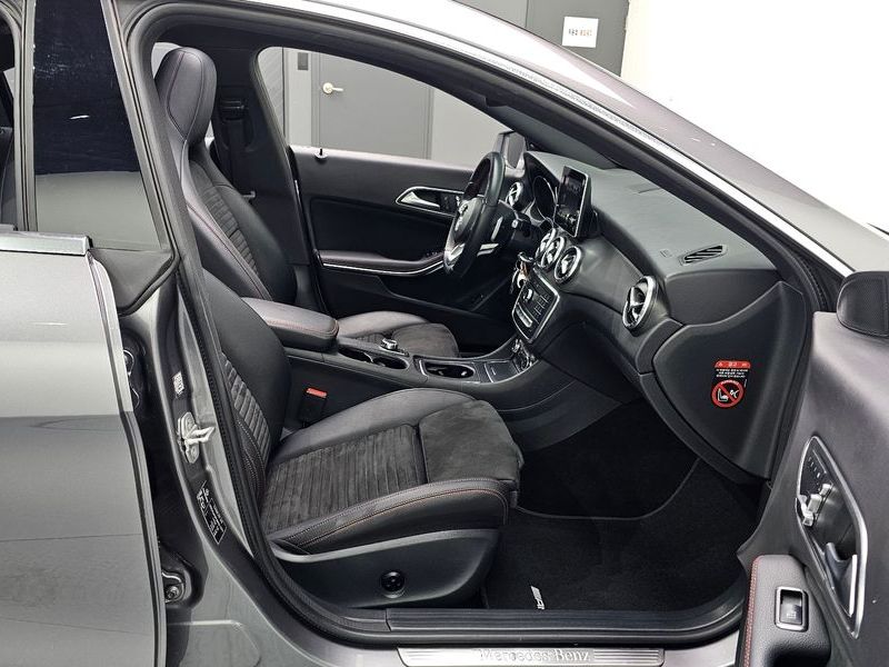 2018 Mercedes-Benz A-Class CLA220 AMG Line photo 26