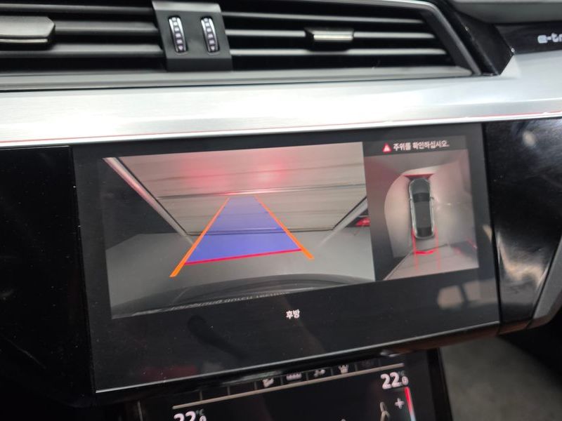 2022 Audi e-트론 55 Quattro Sportback photo 15