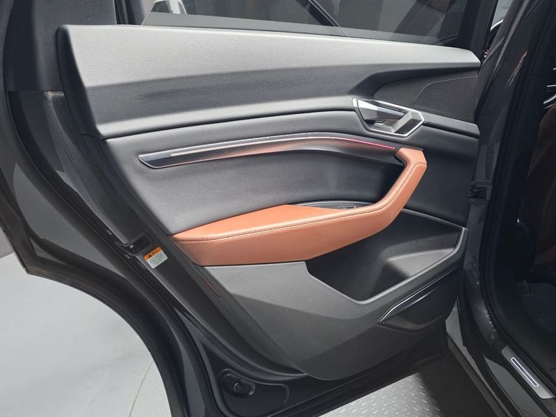 2022 Audi e-트론 55 Quattro Sportback photo 25