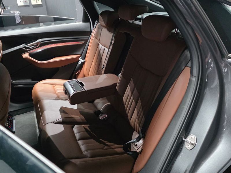 2022 Audi e-트론 55 Quattro Sportback photo 26