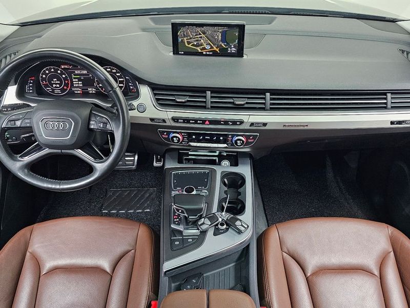 2019 Audi Q7 45 TFSI Quattro photo 7