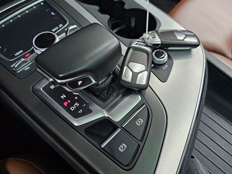 2019 Audi Q7 45 TFSI Quattro photo 9