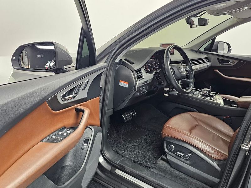 2019 Audi Q7 45 TFSI Quattro photo 10