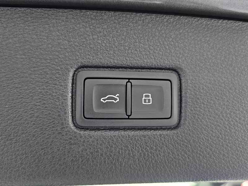 2019 Audi Q7 45 TFSI Quattro photo 18