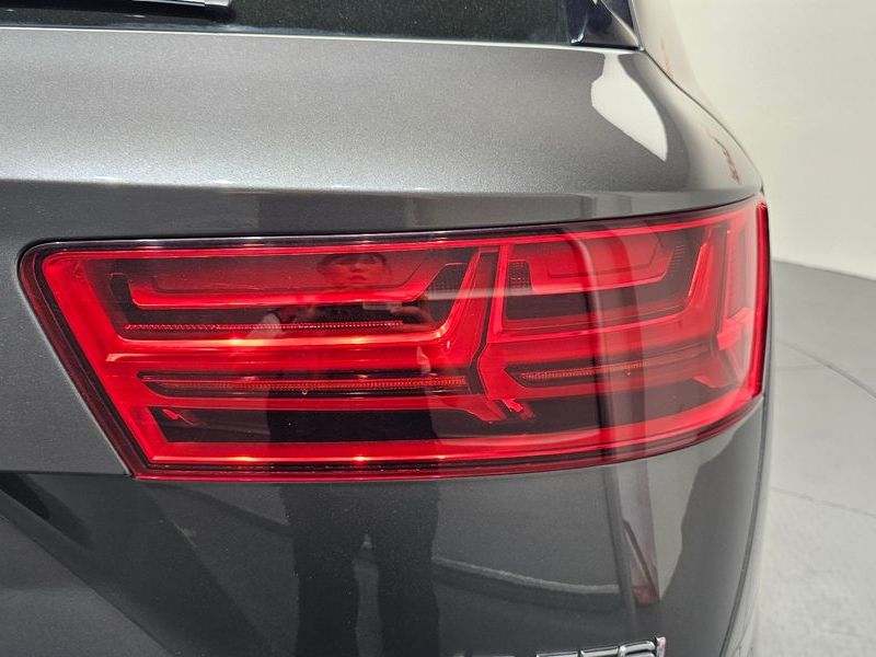 2019 Audi Q7 45 TFSI Quattro photo 23