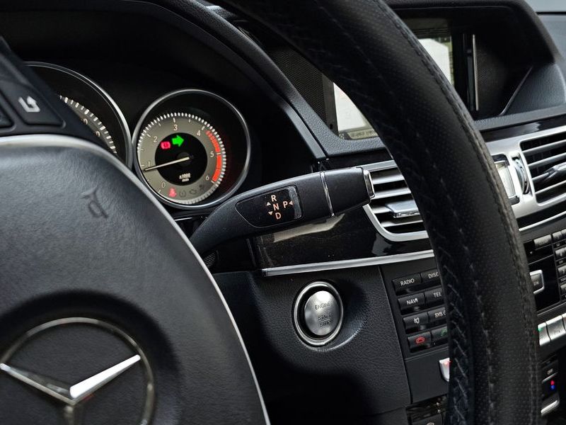 2014 Mercedes-Benz E-Class E220 CDI Avantgarde photo 9