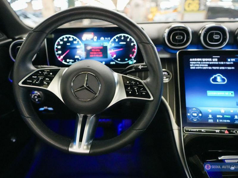 2024 Mercedes-Benz C-Class C300 4MATIC Avantgarde photo 9