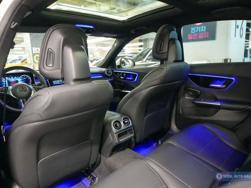 2024 Mercedes-Benz C-Class C300 4MATIC Avantgarde photo 11