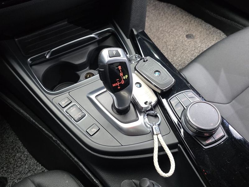2018 BMW 3 Series 320d photo 9