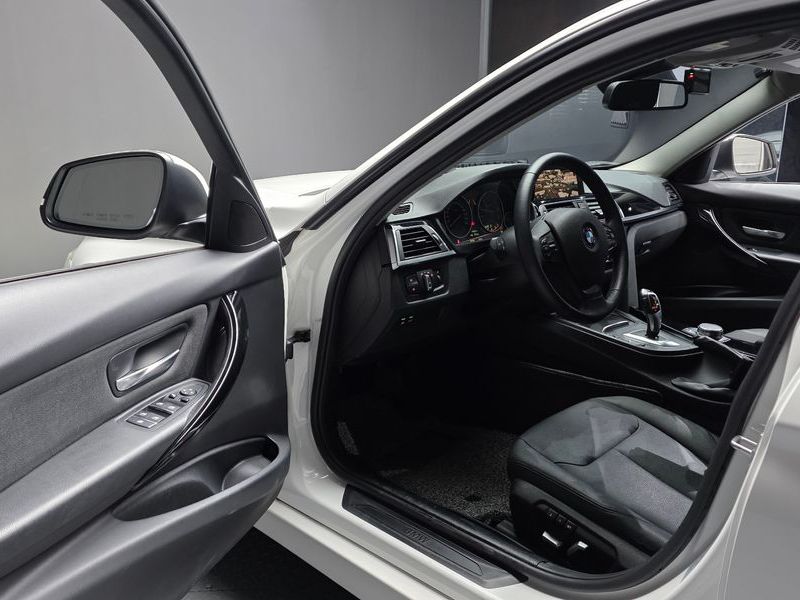 2018 BMW 3 Series 320d photo 10