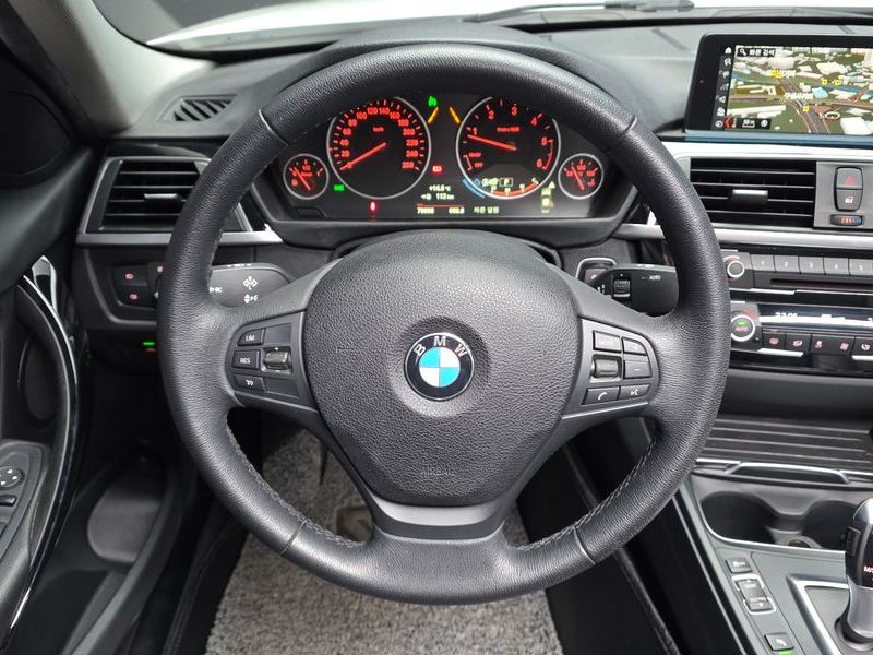 2018 BMW 3 Series 320d photo 13