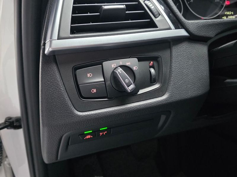 2018 BMW 3 Series 320d photo 15