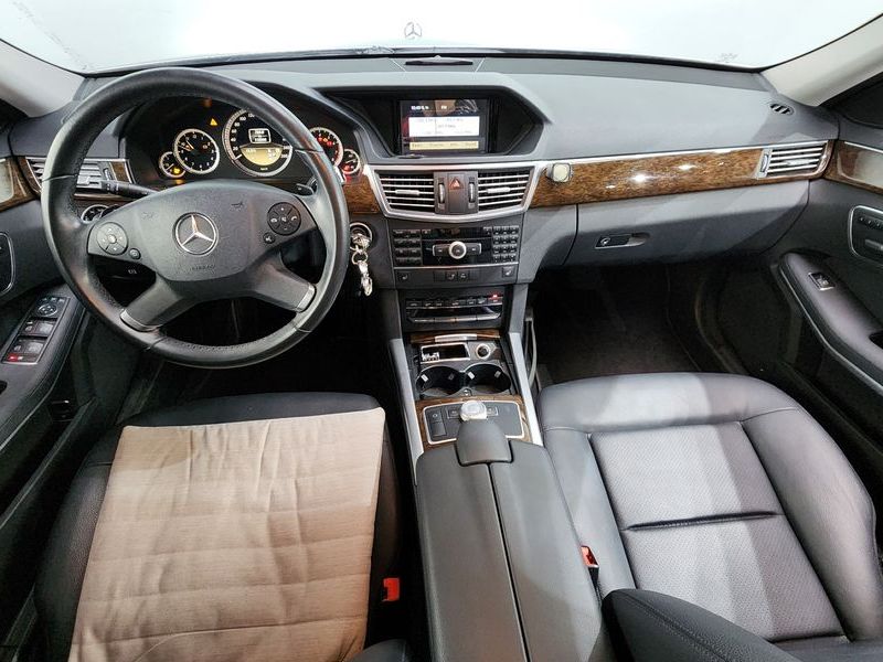2012 Mercedes-Benz E-Class E200 CGI photo 7