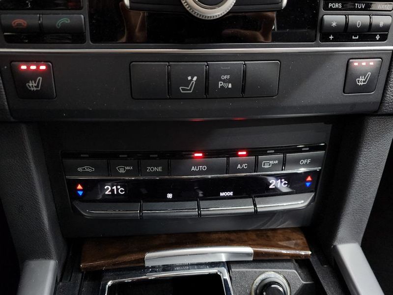 2012 Mercedes-Benz E-Class E200 CGI photo 13