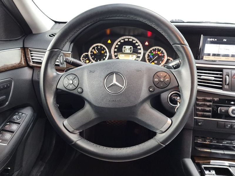 2012 Mercedes-Benz E-Class E200 CGI photo 15