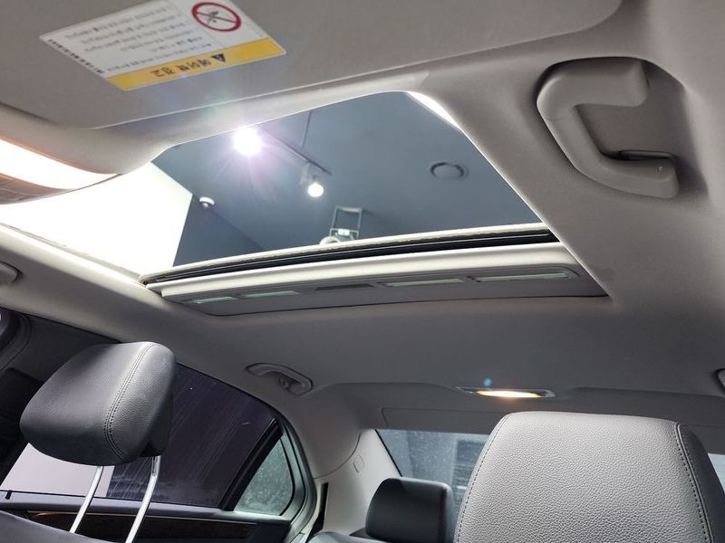 2012 Mercedes-Benz E-Class E200 CGI photo 19