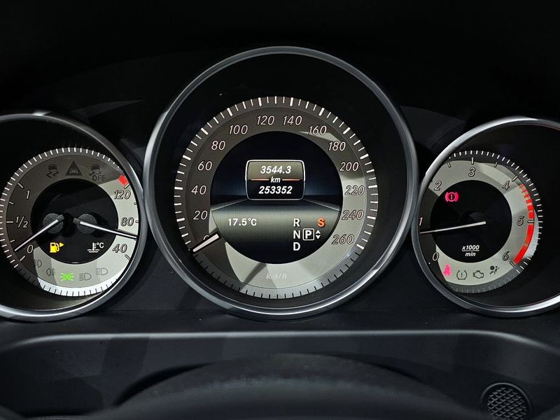 2014 Mercedes-Benz E-Class E250 CDI 4MATIC photo 8