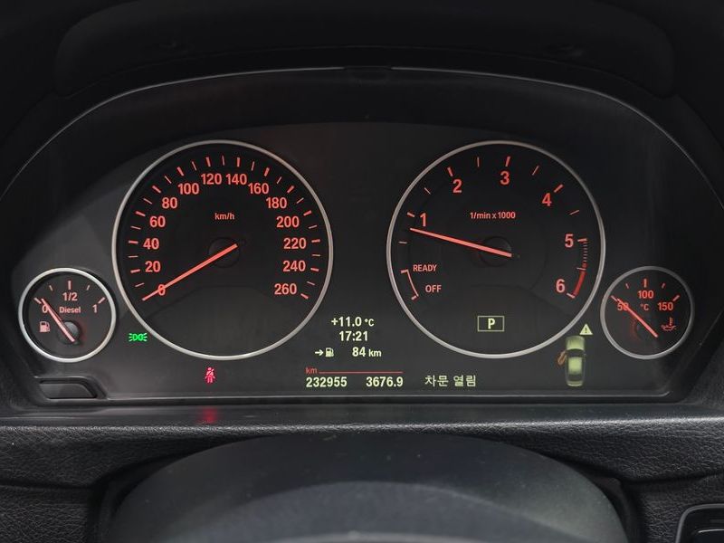 2012 BMW 3 Series 320d photo 8